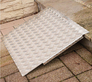  Alüminyum engelli geçiş rampası. GTİP 76169990 AB BTB görseli