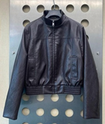  Kadın poliüretan fermuarlı ceket. GTİP 39262000 AB BTB görseli